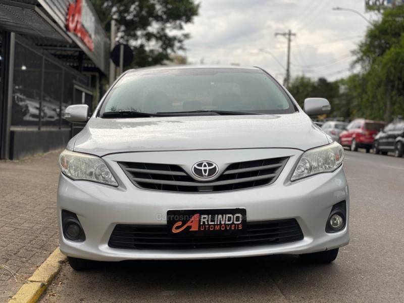 TOYOTA - COROLLA - 2014/2014 - Prata - R$ 74.800,00