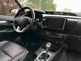 TOYOTA - HILUX - 2018/2018 - Vermelha - R$ 205.800,00