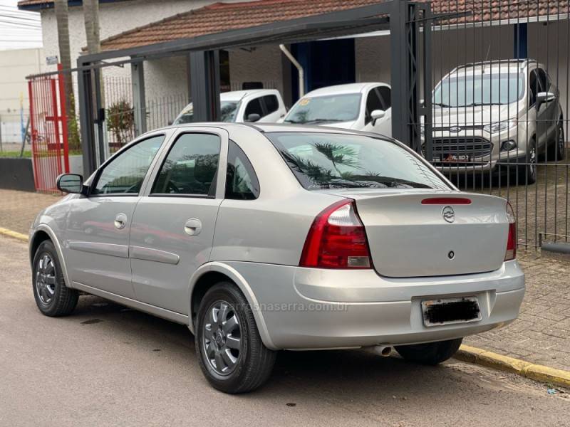 CHEVROLET - CORSA - 2005/2005 - Bege - R$ 27.800,00