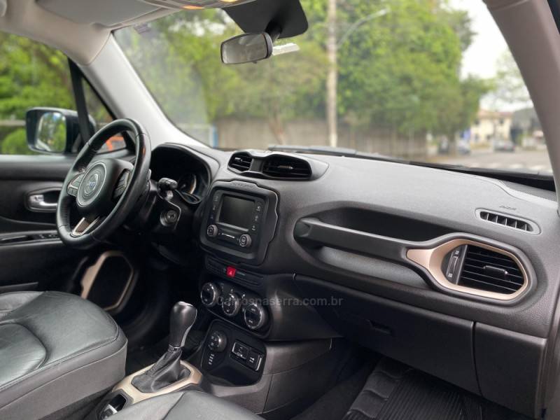 JEEP - RENEGADE - 2018/2018 - Preta - R$ 97.800,00