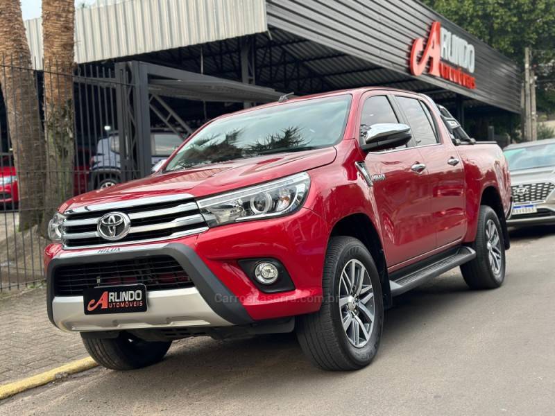 TOYOTA - HILUX - 2018/2018 - Vermelha - R$ 205.800,00