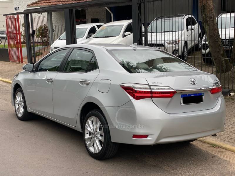 TOYOTA - COROLLA - 2018/2018 - Prata - R$ 105.800,00