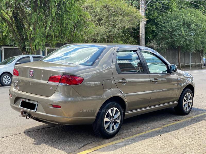 FIAT - SIENA - 2015/2015 - Cinza - R$ 42.800,00