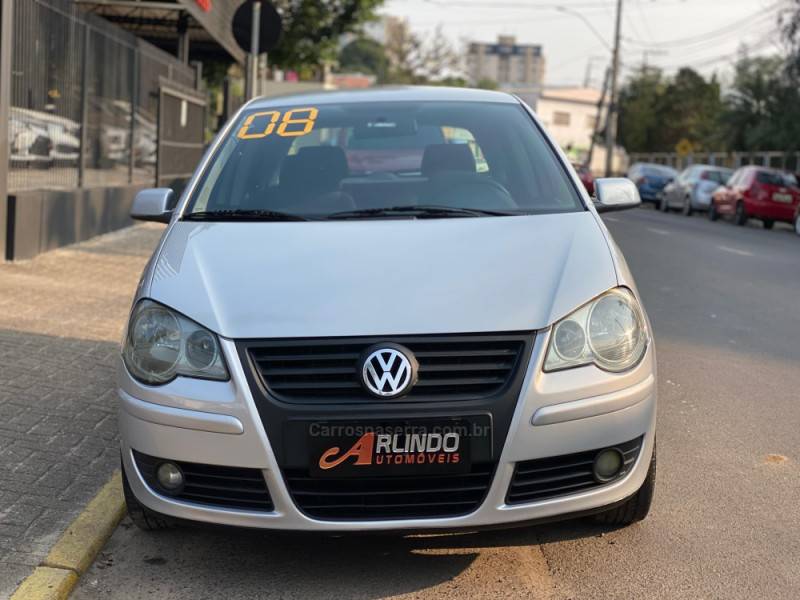 VOLKSWAGEN - POLO - 2008/2008 - Prata - R$ 35.800,00