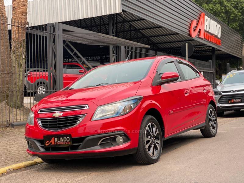 CHEVROLET - ONIX - 2013/2013 - Vermelha - R$ 49.800,00