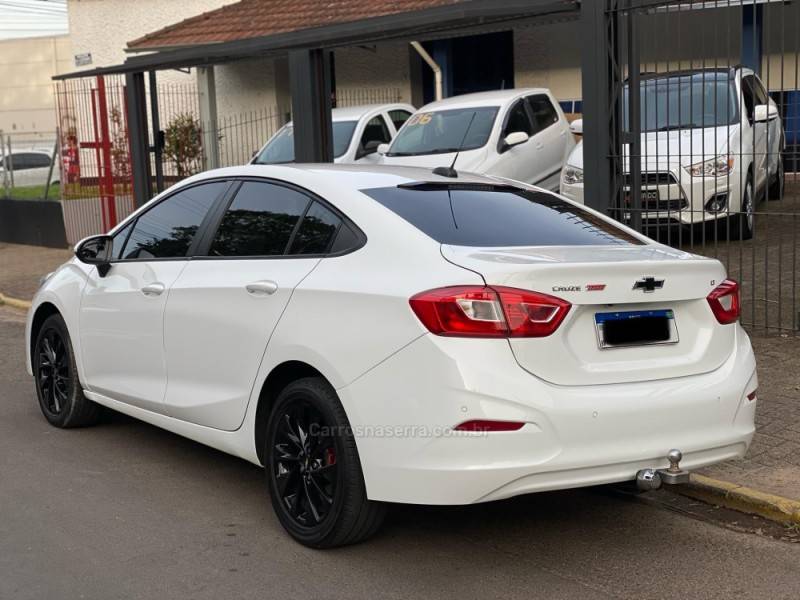 CHEVROLET - CRUZE - 2017/2017 - Branca - R$ 85.800,00