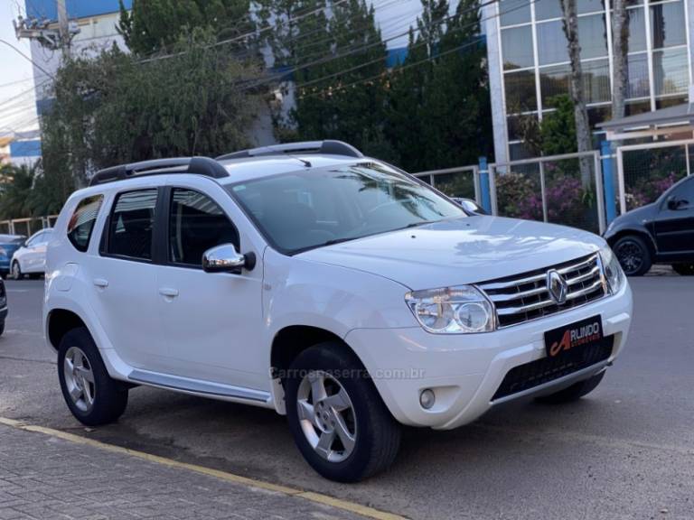 RENAULT - DUSTER - 2014/2014 - Branca - R$ 55.800,00