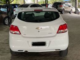 CHEVROLET - ONIX - 2017/2017 - Branca - R$ 49.800,00