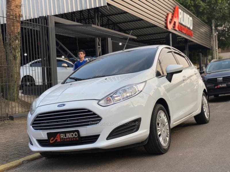 FORD - FIESTA - 2015/2015 - Branca - R$ 49.800,00