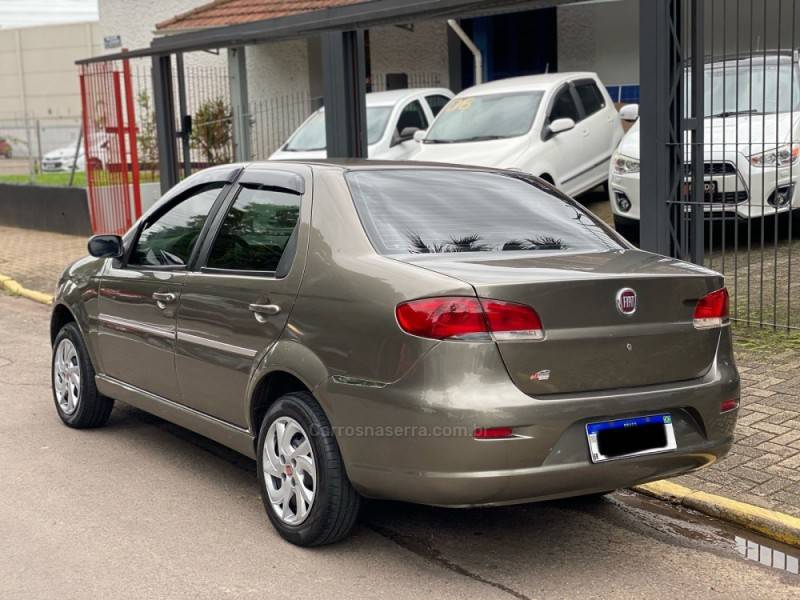 FIAT - SIENA - 2011/2011 - Cinza - R$ 32.800,00