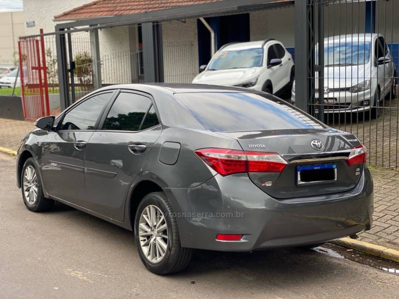 TOYOTA - COROLLA - 2015/2015 - Cinza - R$ 89.800,00