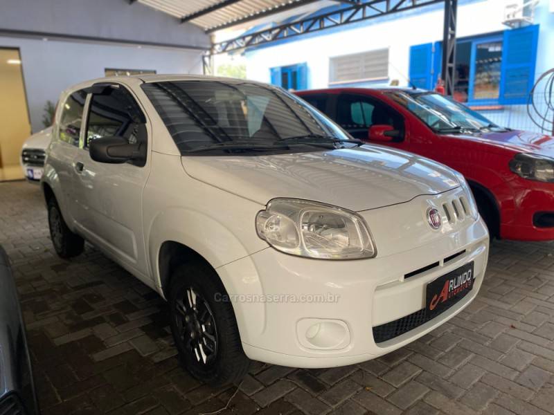 FIAT - UNO - 2015/2015 - Branca - R$ 27.800,00