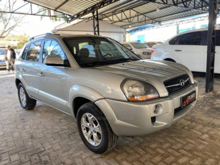 HYUNDAI - TUCSON - 2013/2014 - Prata - R$ 57.800,00