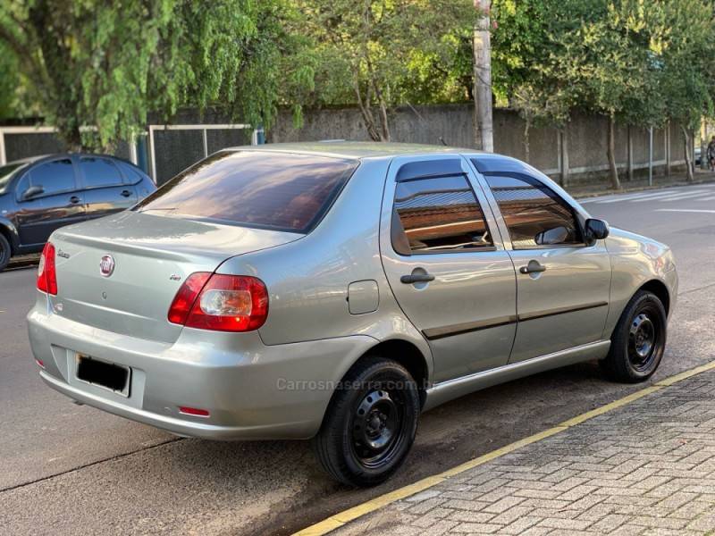 FIAT - SIENA - 2010/2010 - Cinza - R$ 32.800,00