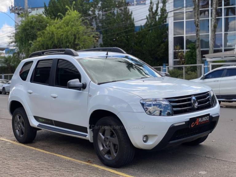 RENAULT - DUSTER - 2014/2014 - Branca - R$ 57.800,00