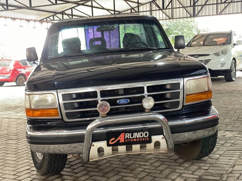 FORD - F-1000 - 1998/1998 - Preta - R$ 97.800,00