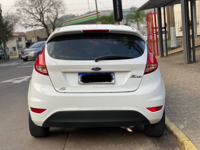 FORD - FIESTA - 2015/2015 - Branca - R$ 49.800,00