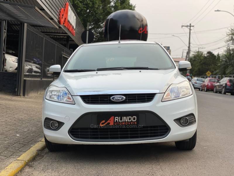 FORD - FOCUS - 2013/2013 - Branca - R$ 47.800,00