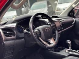 TOYOTA - HILUX - 2018/2018 - Vermelha - R$ 205.800,00