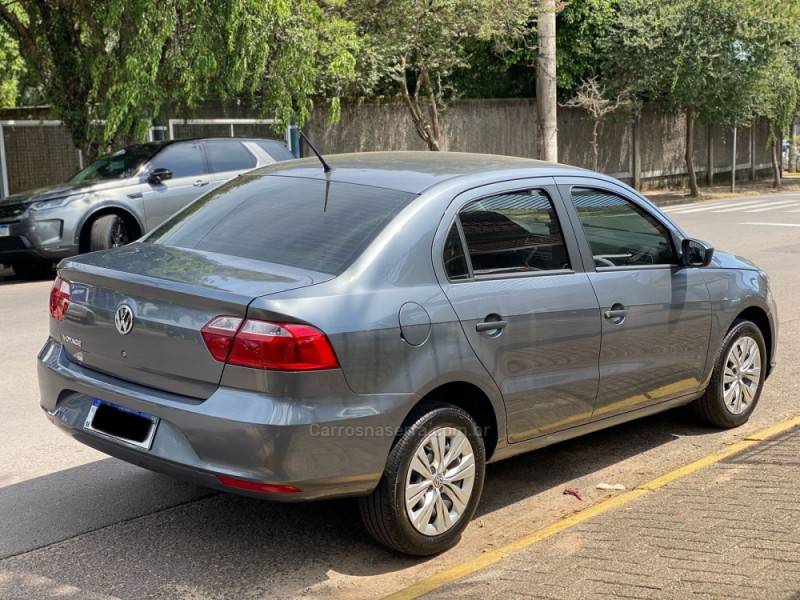 VOLKSWAGEN - VOYAGE - 2022/2022 - Cinza - R$ 69.800,00