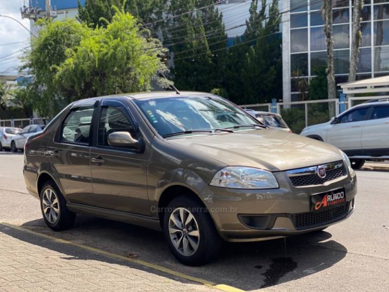 FIAT - SIENA - 2015/2015 - Cinza - R$ 39.800,00