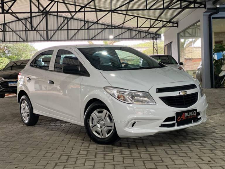 CHEVROLET - ONIX - 2017/2017 - Branca - R$ 49.800,00