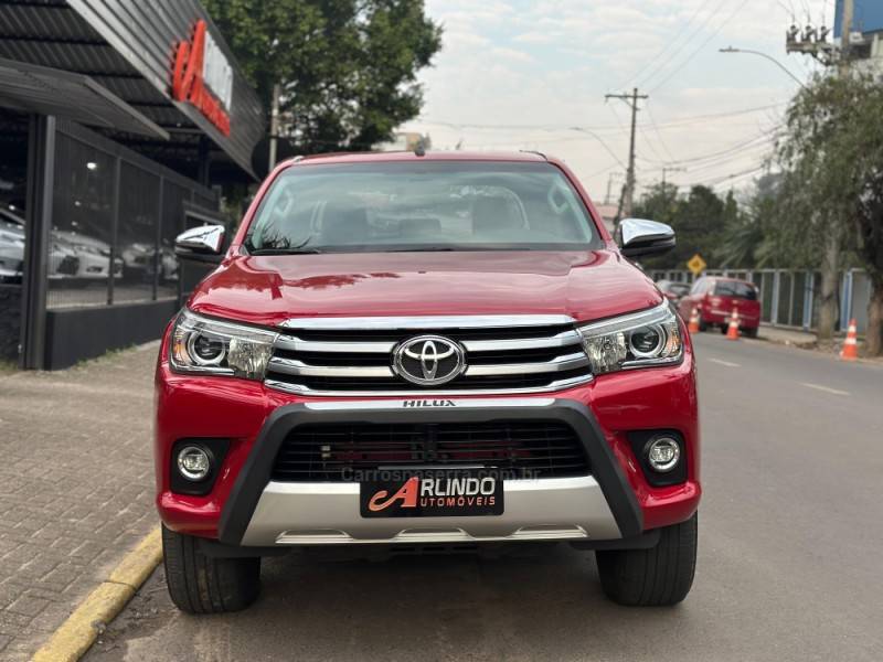 TOYOTA - HILUX - 2018/2018 - Vermelha - R$ 205.800,00