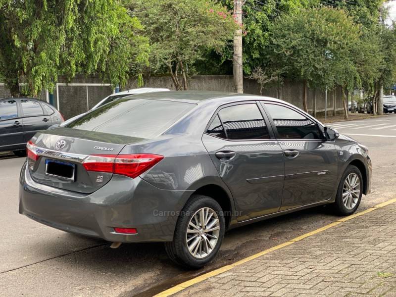 TOYOTA - COROLLA - 2015/2015 - Cinza - R$ 89.800,00