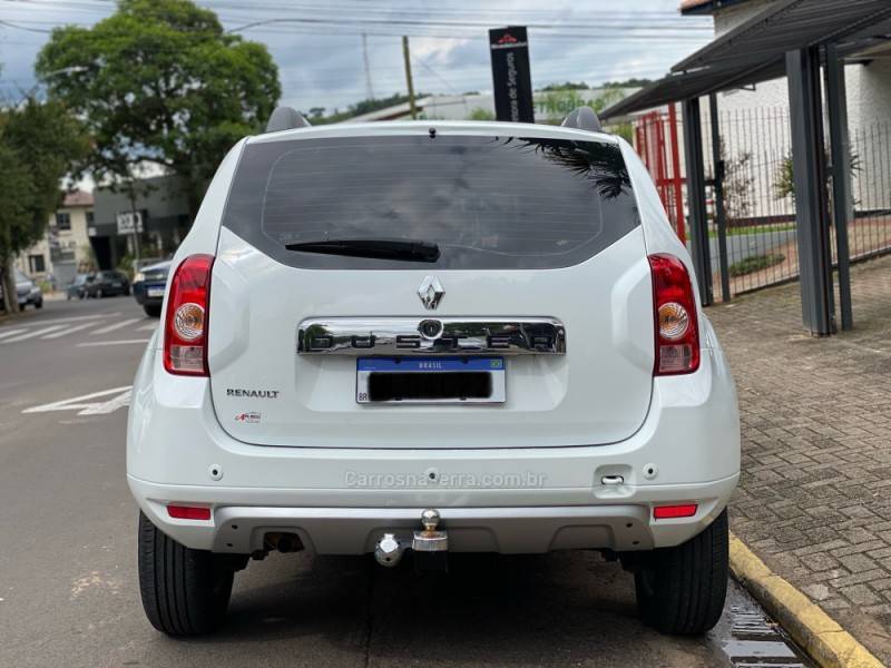 RENAULT - DUSTER - 2014/2014 - Branca - R$ 57.800,00