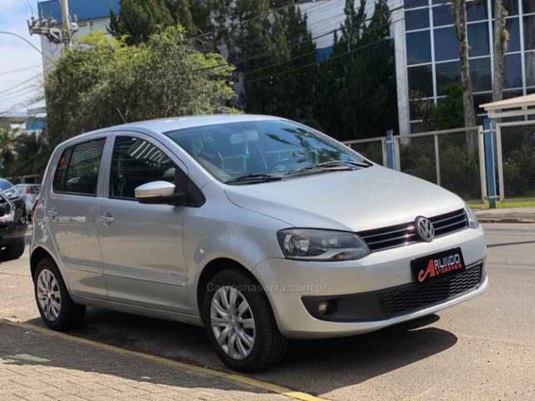 VOLKSWAGEN - FOX - 2012/2012 - Prata - R$ 37.800,00