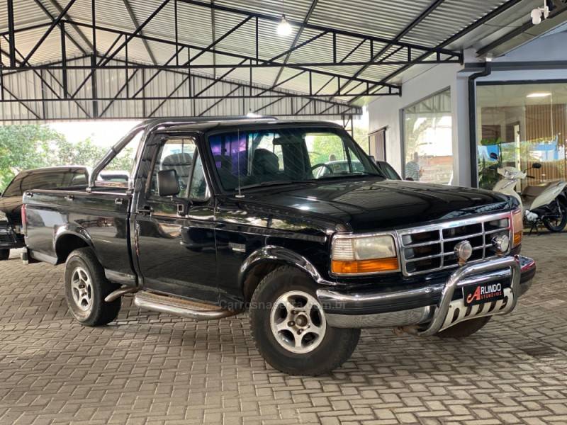 FORD - F-1000 - 1998/1998 - Preta - R$ 96.800,00