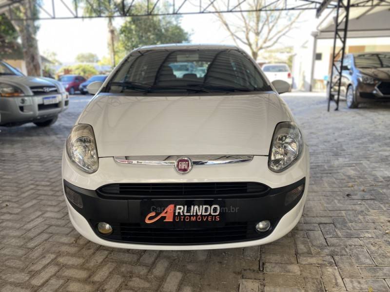 FIAT - PUNTO - 2016/2016 - Branca - R$ 47.800,00