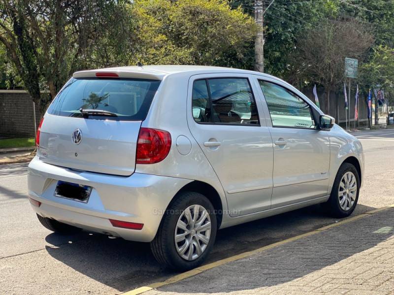 VOLKSWAGEN - FOX - 2012/2012 - Prata - R$ 37.800,00