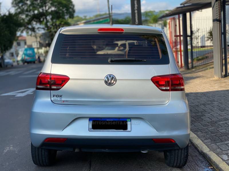 VOLKSWAGEN - FOX - 2020/2020 - Prata - R$ 67.800,00