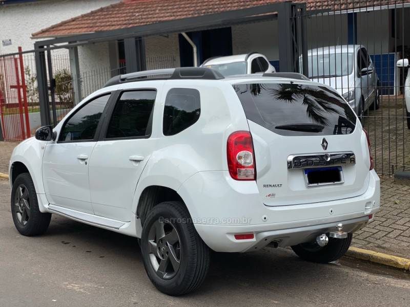 RENAULT - DUSTER - 2014/2014 - Branca - R$ 57.800,00