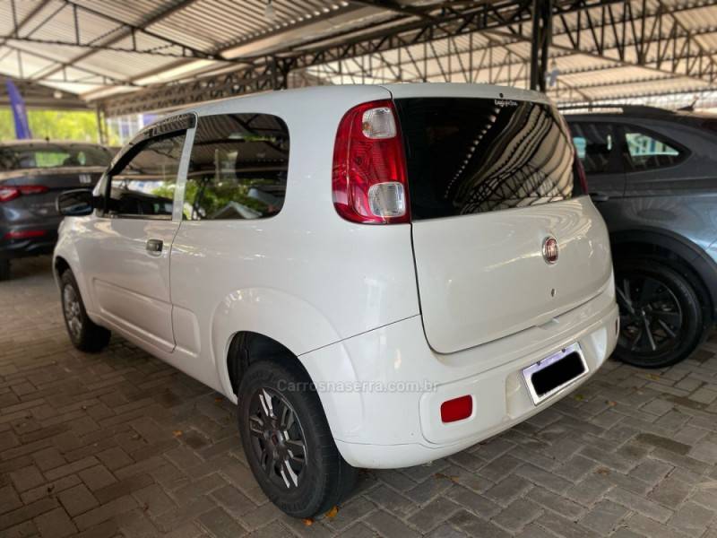 FIAT - UNO - 2015/2015 - Branca - R$ 27.800,00