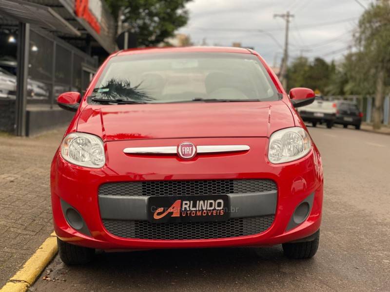 FIAT - PALIO - 2016/2016 - Vermelha - R$ 39.800,00