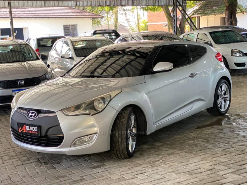 HYUNDAI - VELOSTER - 2013/2013 - Prata - R$ 67.800,00