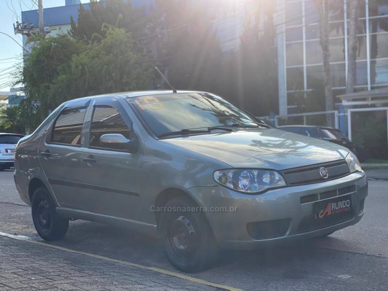 FIAT - SIENA - 2010/2010 - Cinza - R$ 32.800,00